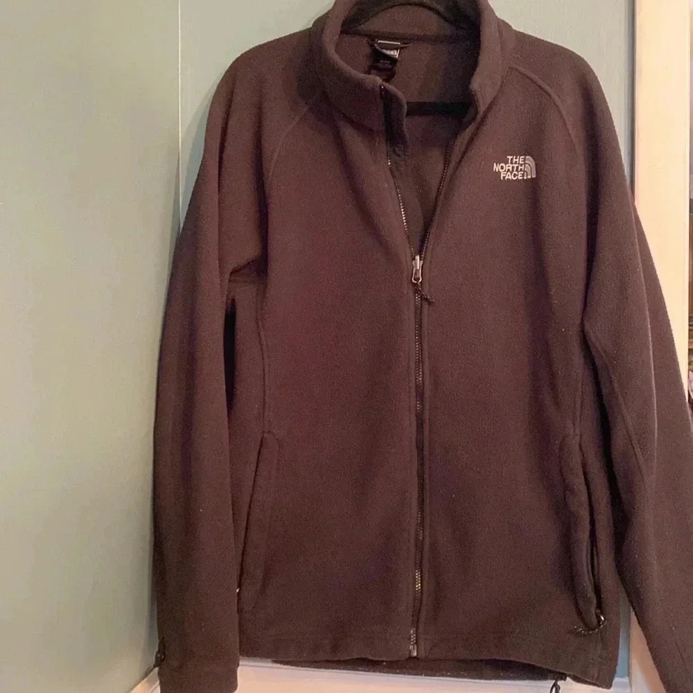 The North Face - men’s black fleece xl zip up - zip up pockets